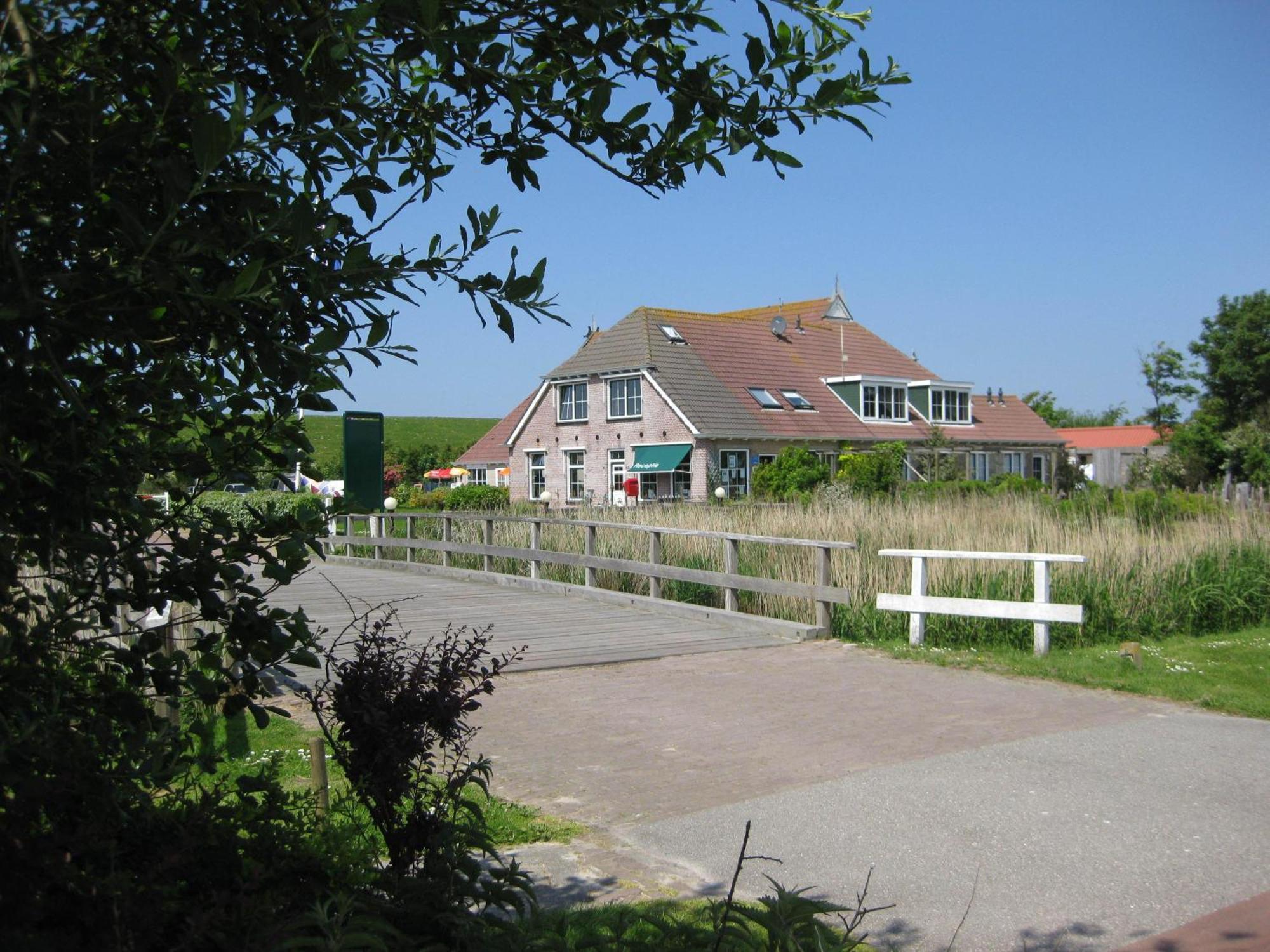 Bed And Breakfast De Zeehoeve Harlingen Exterior photo